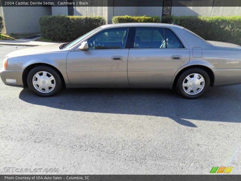 Cashmere / Black 2004 Cadillac DeVille Sedan