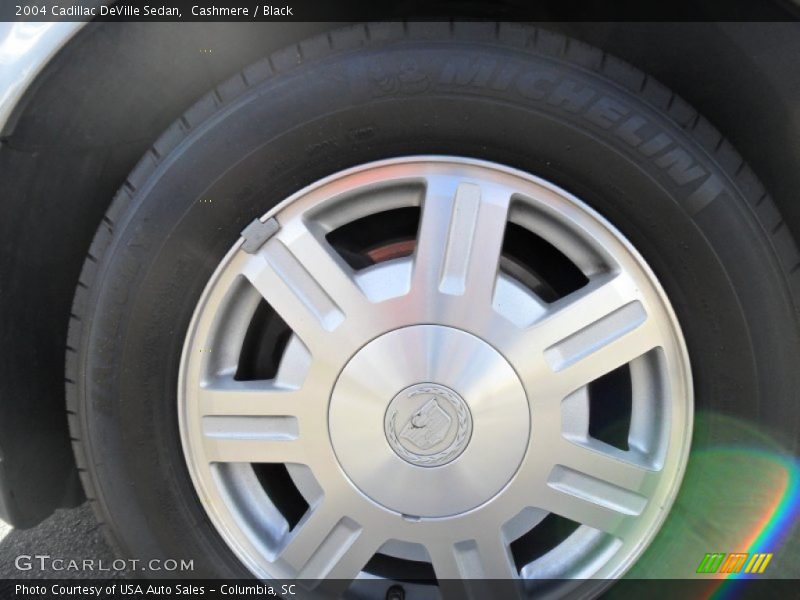 Cashmere / Black 2004 Cadillac DeVille Sedan