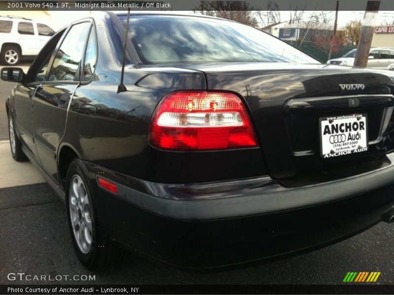 Midnight Black Metallic / Off Black 2001 Volvo S40 1.9T
