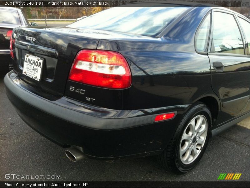 Midnight Black Metallic / Off Black 2001 Volvo S40 1.9T