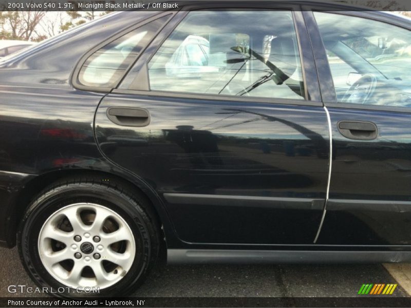 Midnight Black Metallic / Off Black 2001 Volvo S40 1.9T