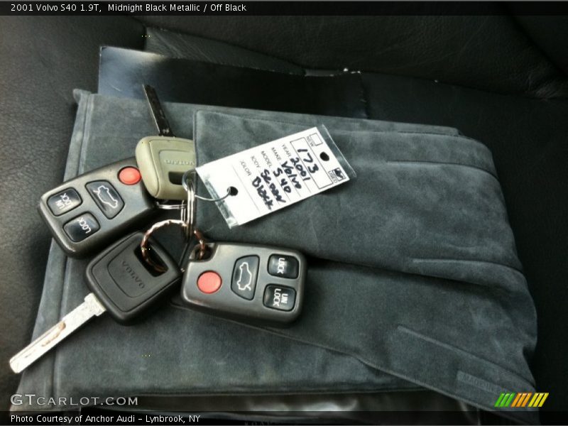 Keys of 2001 S40 1.9T