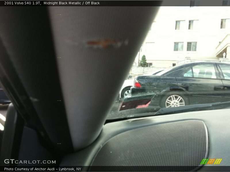 Midnight Black Metallic / Off Black 2001 Volvo S40 1.9T