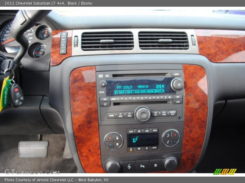 Black / Ebony 2011 Chevrolet Suburban LT 4x4
