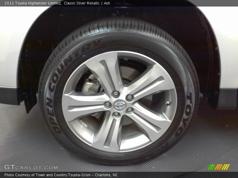 Classic Silver Metallic / Ash 2011 Toyota Highlander Limited
