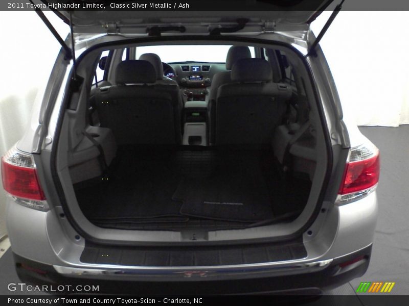 Classic Silver Metallic / Ash 2011 Toyota Highlander Limited