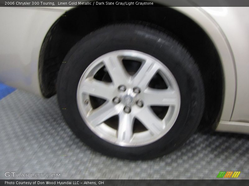 Linen Gold Metallic / Dark Slate Gray/Light Graystone 2006 Chrysler 300 Touring