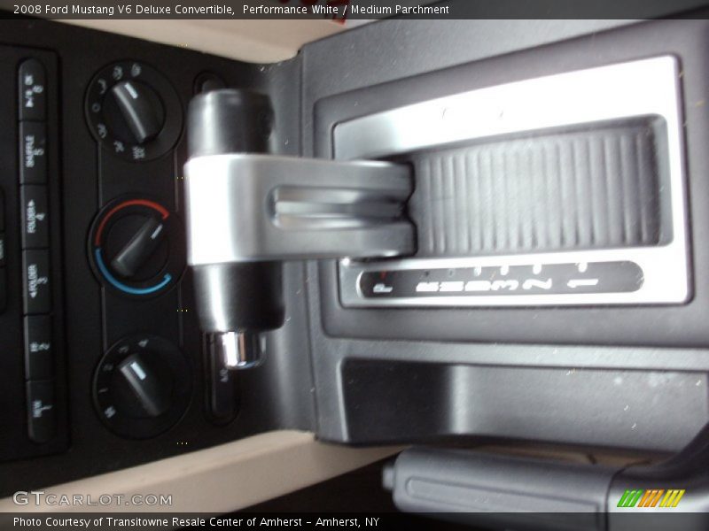 Performance White / Medium Parchment 2008 Ford Mustang V6 Deluxe Convertible