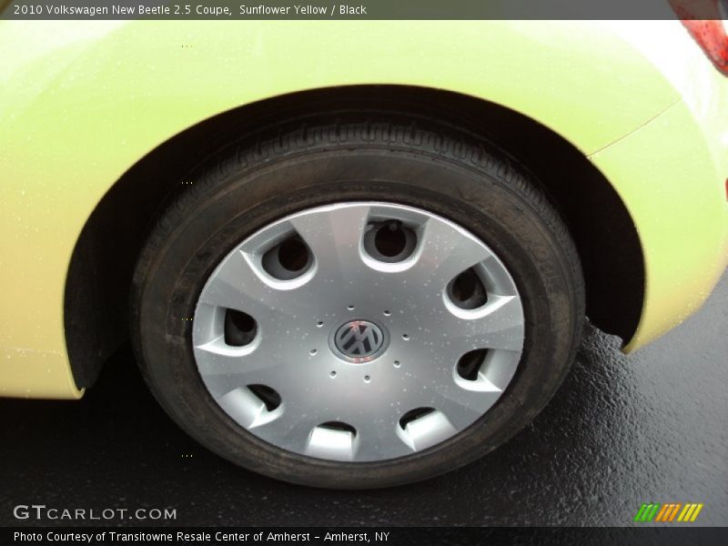 Sunflower Yellow / Black 2010 Volkswagen New Beetle 2.5 Coupe