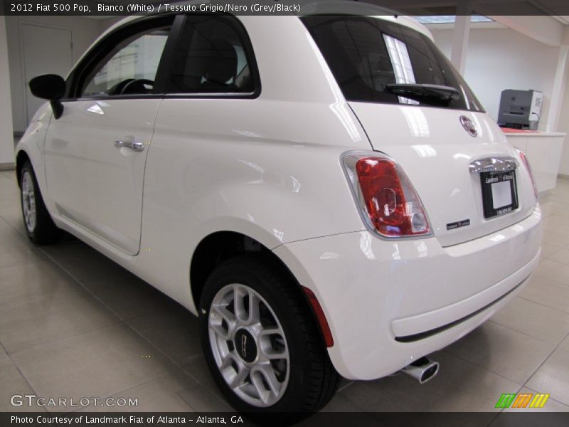 Bianco (White) / Tessuto Grigio/Nero (Grey/Black) 2012 Fiat 500 Pop