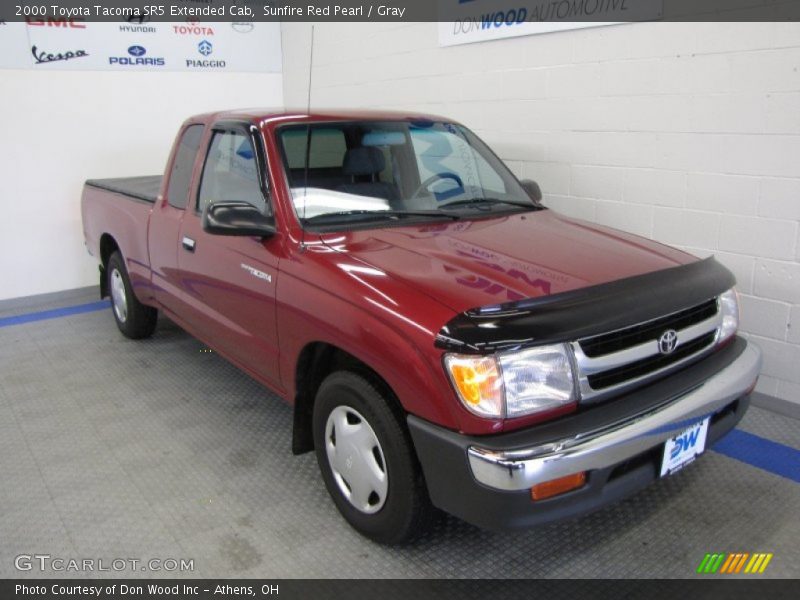 Sunfire Red Pearl / Gray 2000 Toyota Tacoma SR5 Extended Cab