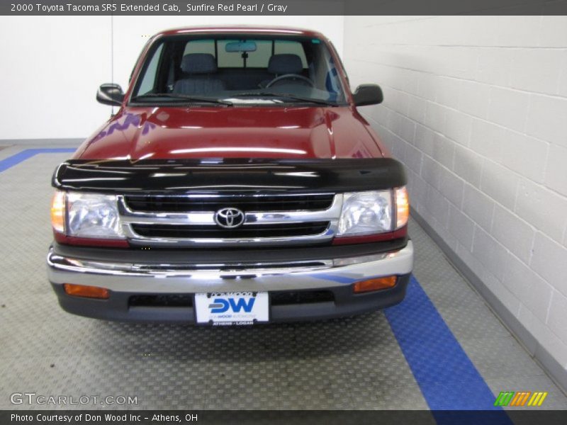 Sunfire Red Pearl / Gray 2000 Toyota Tacoma SR5 Extended Cab