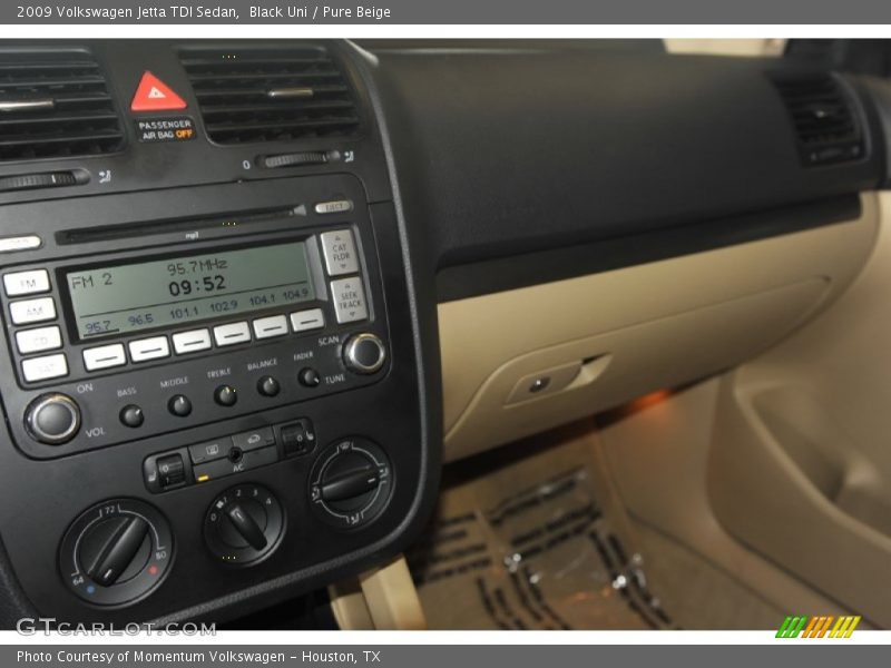 Black Uni / Pure Beige 2009 Volkswagen Jetta TDI Sedan