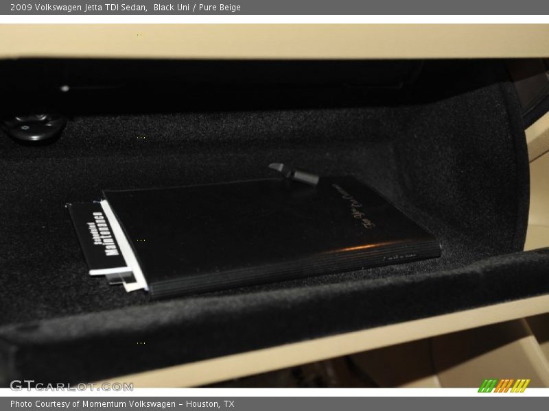Black Uni / Pure Beige 2009 Volkswagen Jetta TDI Sedan