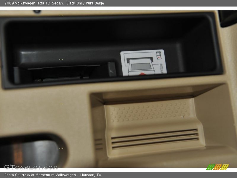 Black Uni / Pure Beige 2009 Volkswagen Jetta TDI Sedan