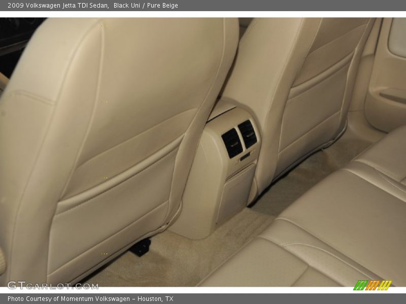 Black Uni / Pure Beige 2009 Volkswagen Jetta TDI Sedan