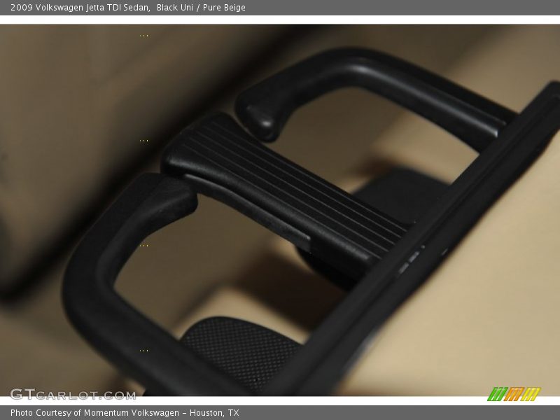 Black Uni / Pure Beige 2009 Volkswagen Jetta TDI Sedan