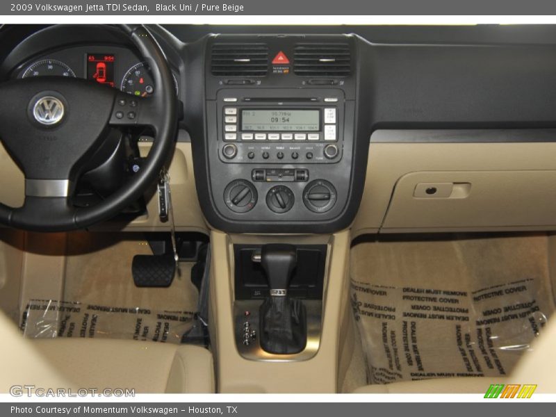 Black Uni / Pure Beige 2009 Volkswagen Jetta TDI Sedan