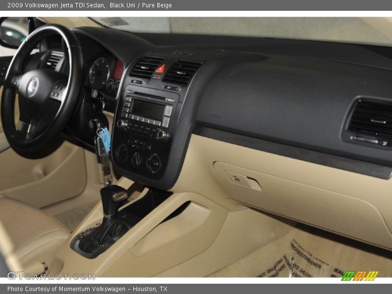Black Uni / Pure Beige 2009 Volkswagen Jetta TDI Sedan