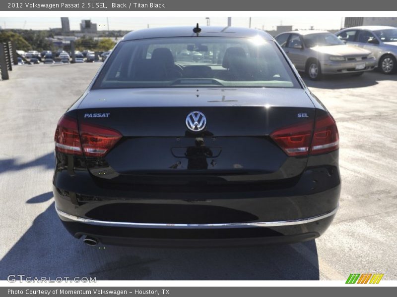 Black / Titan Black 2012 Volkswagen Passat 2.5L SEL