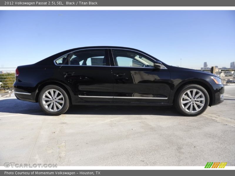 Black / Titan Black 2012 Volkswagen Passat 2.5L SEL