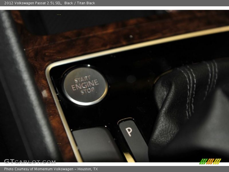 Black / Titan Black 2012 Volkswagen Passat 2.5L SEL