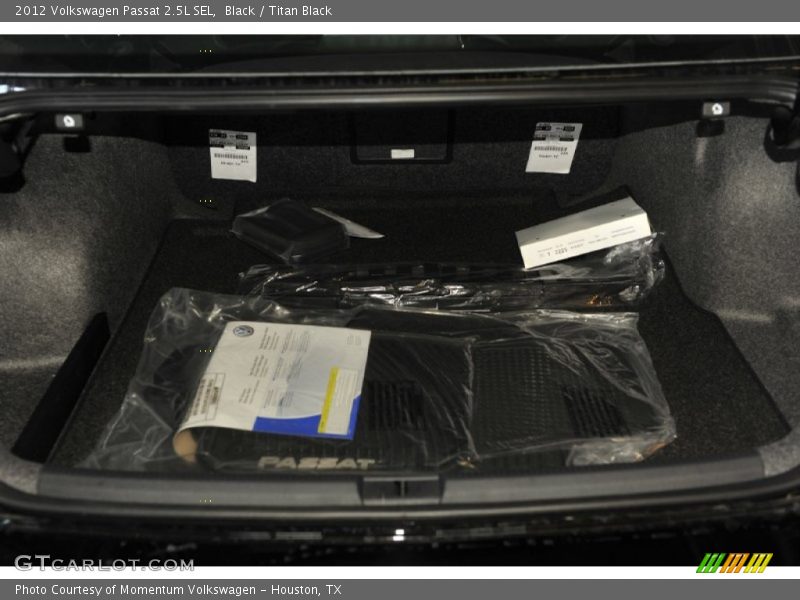Black / Titan Black 2012 Volkswagen Passat 2.5L SEL