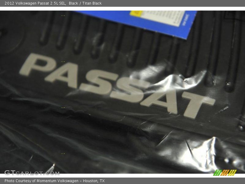 Black / Titan Black 2012 Volkswagen Passat 2.5L SEL
