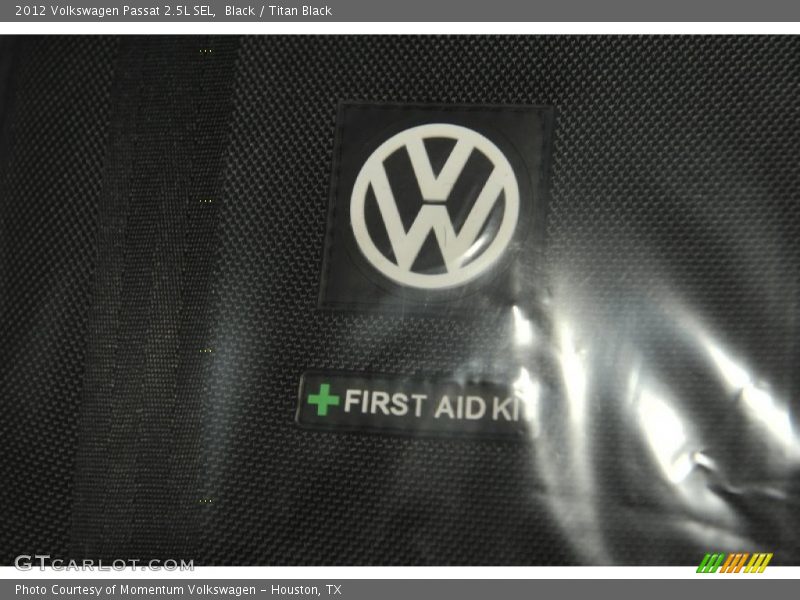 Black / Titan Black 2012 Volkswagen Passat 2.5L SEL