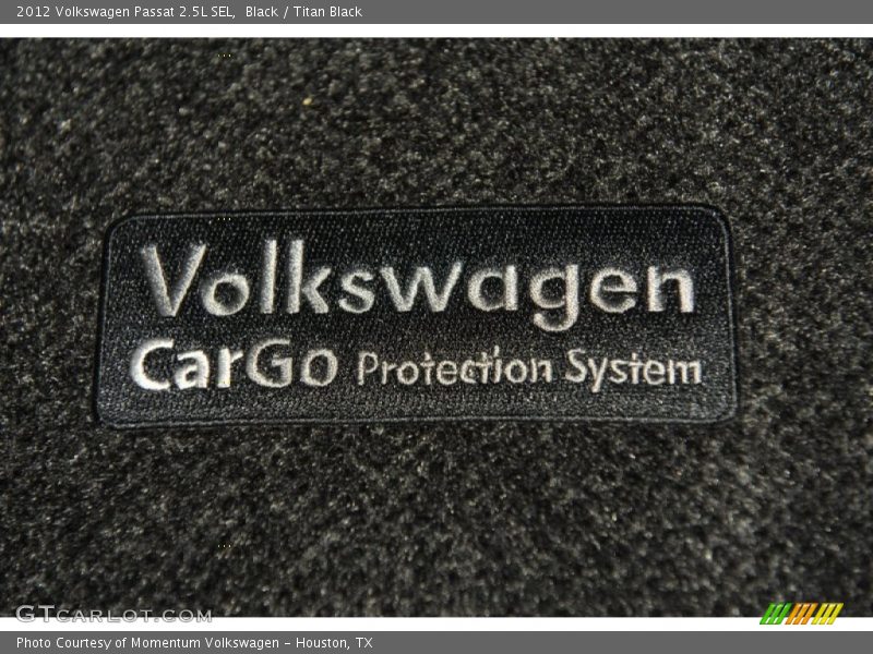 Black / Titan Black 2012 Volkswagen Passat 2.5L SEL