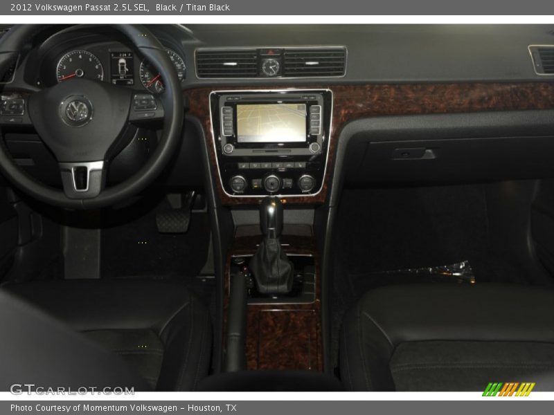 Black / Titan Black 2012 Volkswagen Passat 2.5L SEL