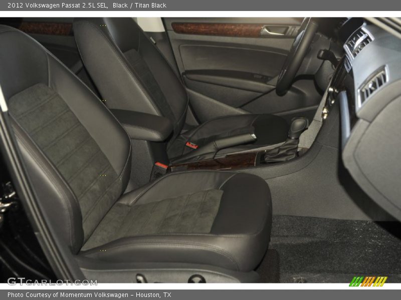 Black / Titan Black 2012 Volkswagen Passat 2.5L SEL
