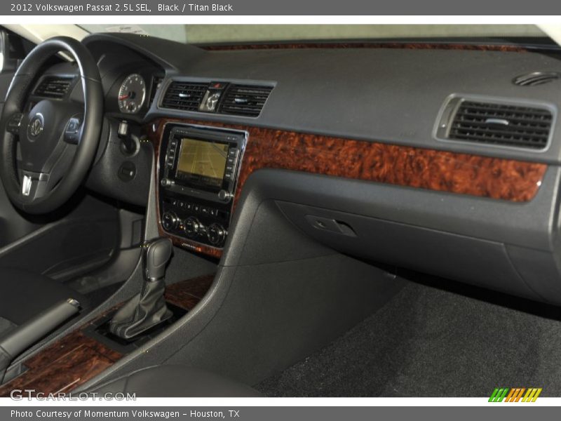 Black / Titan Black 2012 Volkswagen Passat 2.5L SEL