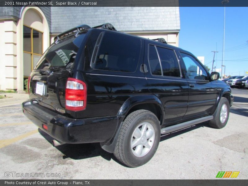 Super Black / Charcoal 2001 Nissan Pathfinder SE
