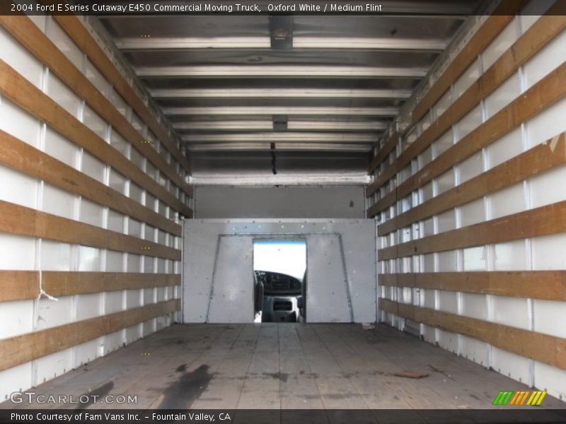  2004 E Series Cutaway E450 Commercial Moving Truck Trunk