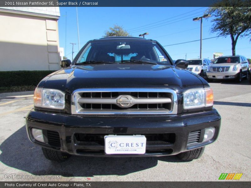 Super Black / Charcoal 2001 Nissan Pathfinder SE
