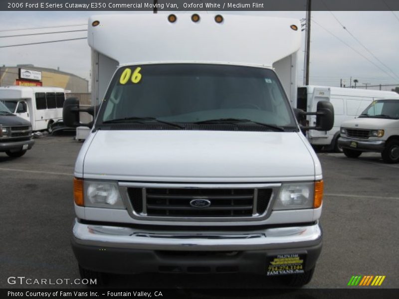 Oxford White / Medium Flint 2006 Ford E Series Cutaway E350 Commercial Moving Van