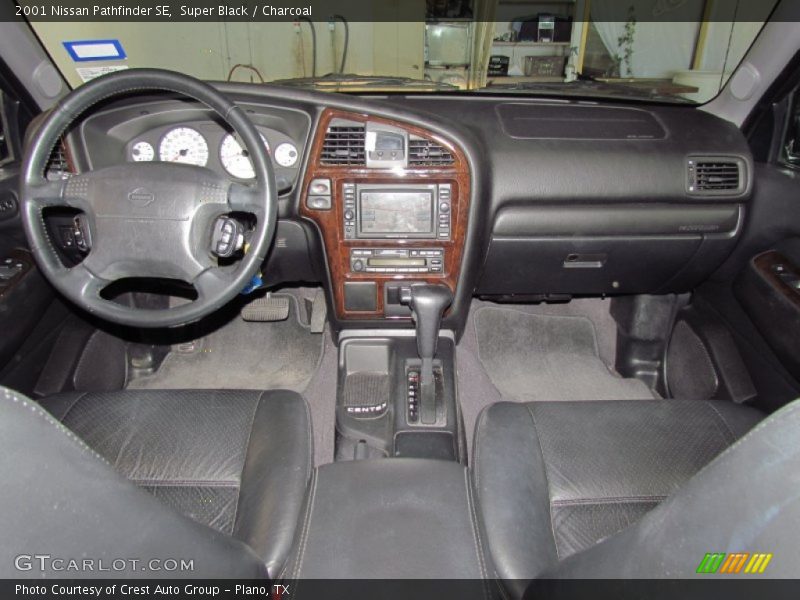 Super Black / Charcoal 2001 Nissan Pathfinder SE