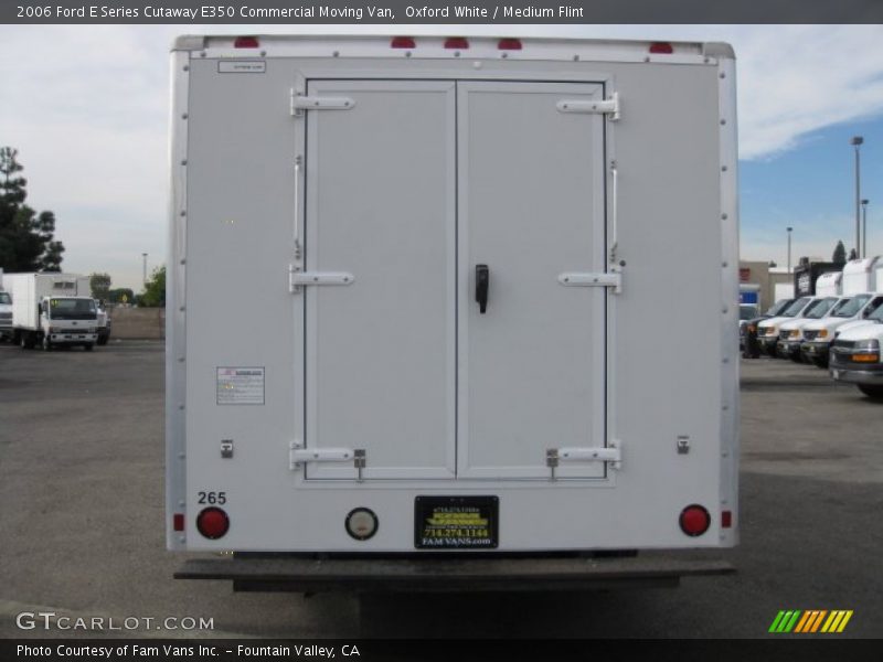 Oxford White / Medium Flint 2006 Ford E Series Cutaway E350 Commercial Moving Van