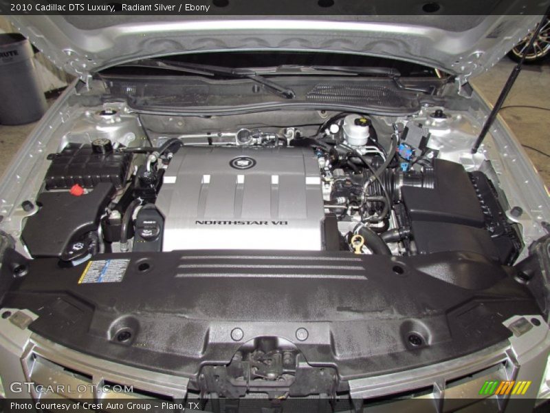 Radiant Silver / Ebony 2010 Cadillac DTS Luxury