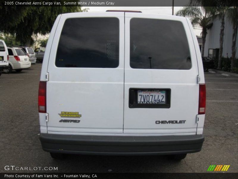 Summit White / Medium Gray 2005 Chevrolet Astro Cargo Van