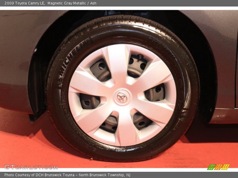 Magnetic Gray Metallic / Ash 2009 Toyota Camry LE