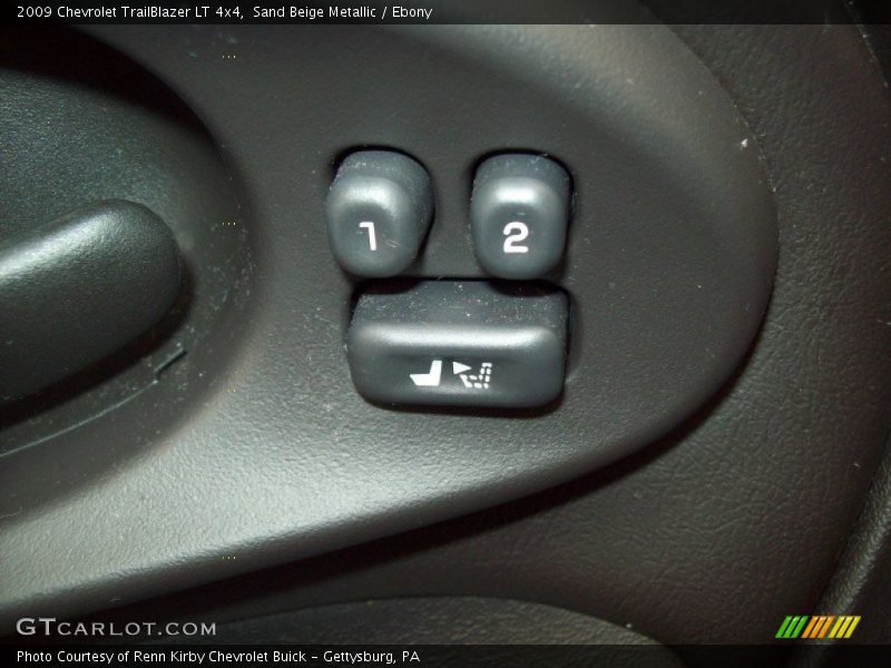 Sand Beige Metallic / Ebony 2009 Chevrolet TrailBlazer LT 4x4