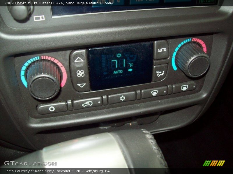 Sand Beige Metallic / Ebony 2009 Chevrolet TrailBlazer LT 4x4