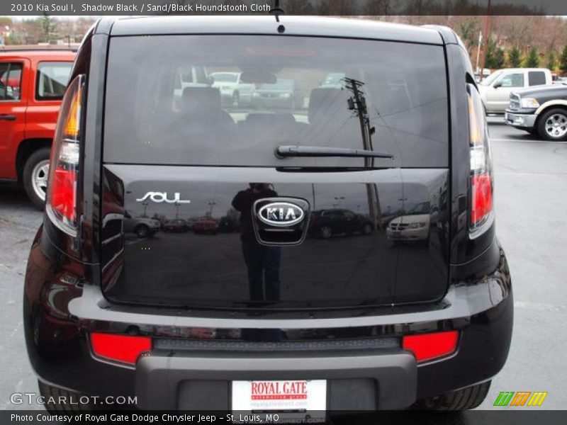 Shadow Black / Sand/Black Houndstooth Cloth 2010 Kia Soul !