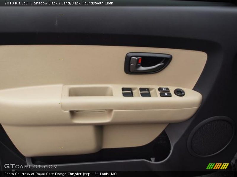 Shadow Black / Sand/Black Houndstooth Cloth 2010 Kia Soul !
