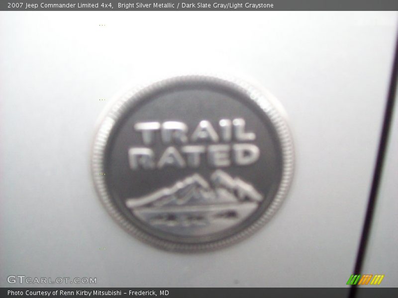 Bright Silver Metallic / Dark Slate Gray/Light Graystone 2007 Jeep Commander Limited 4x4