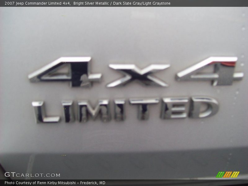 Bright Silver Metallic / Dark Slate Gray/Light Graystone 2007 Jeep Commander Limited 4x4