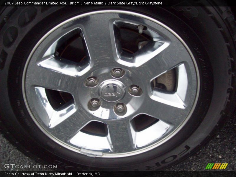 Bright Silver Metallic / Dark Slate Gray/Light Graystone 2007 Jeep Commander Limited 4x4