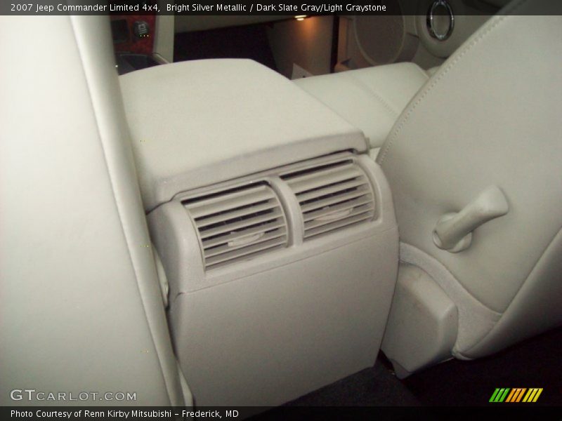 Bright Silver Metallic / Dark Slate Gray/Light Graystone 2007 Jeep Commander Limited 4x4